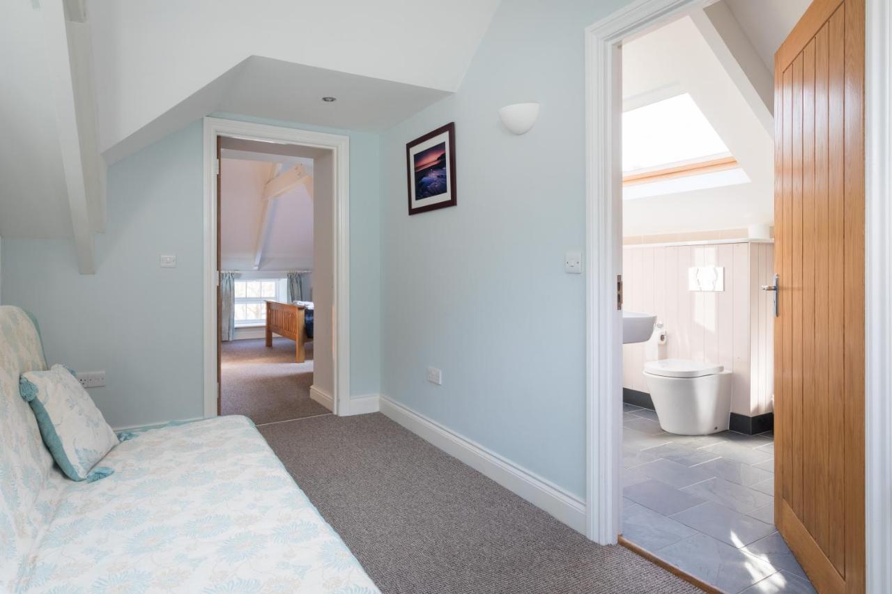 The Cambrian Inn Solva Habitación foto